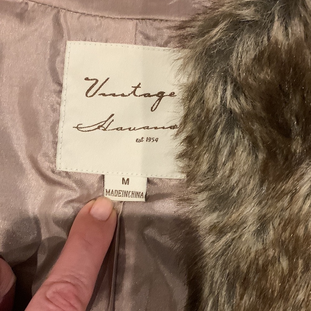Faux Fur Vest By Vintage Havana In Tan, Cream & Brown Size Medium - Picture 4 of 7